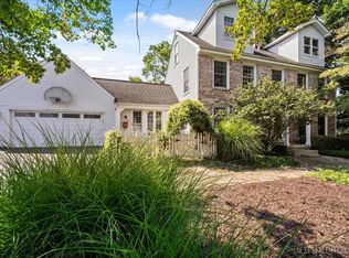 932 S Batavia Ave, Geneva, IL 60134