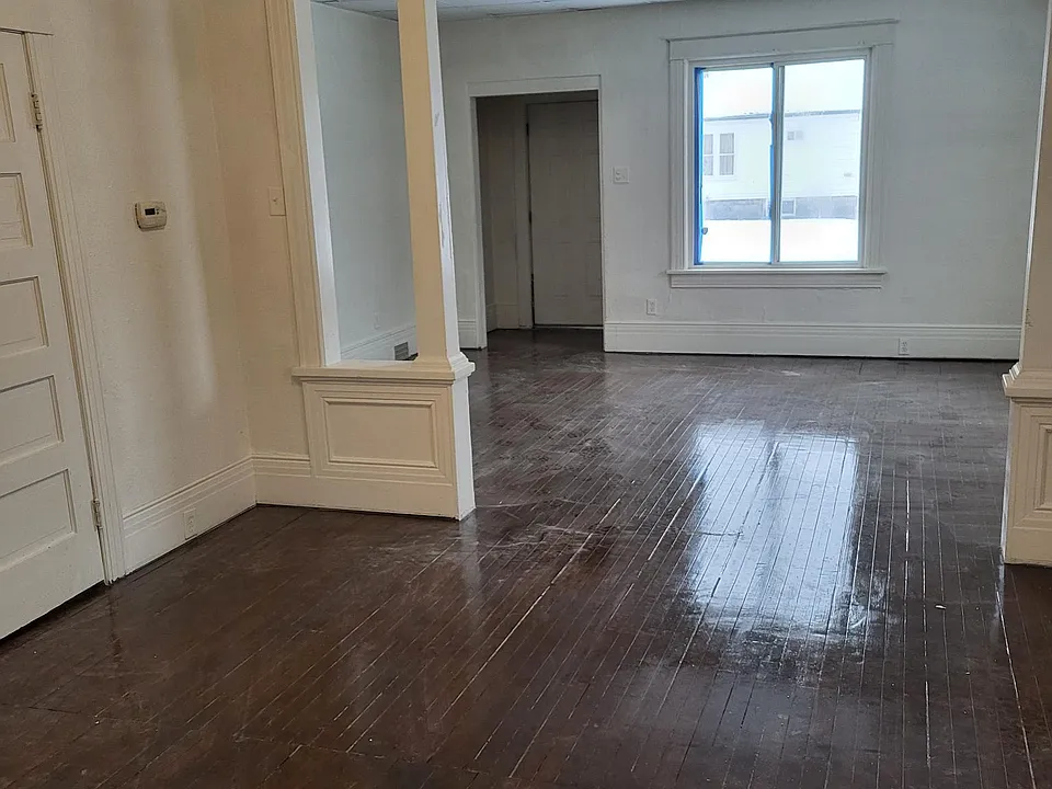921 Hancock St