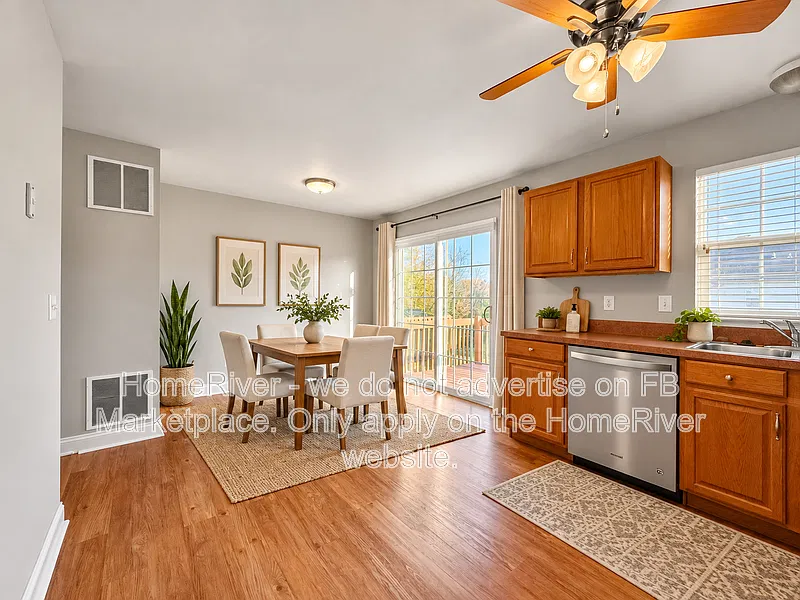 3 bed, 3.0 bath, 1481 sqft, $2,250 — Photo 3