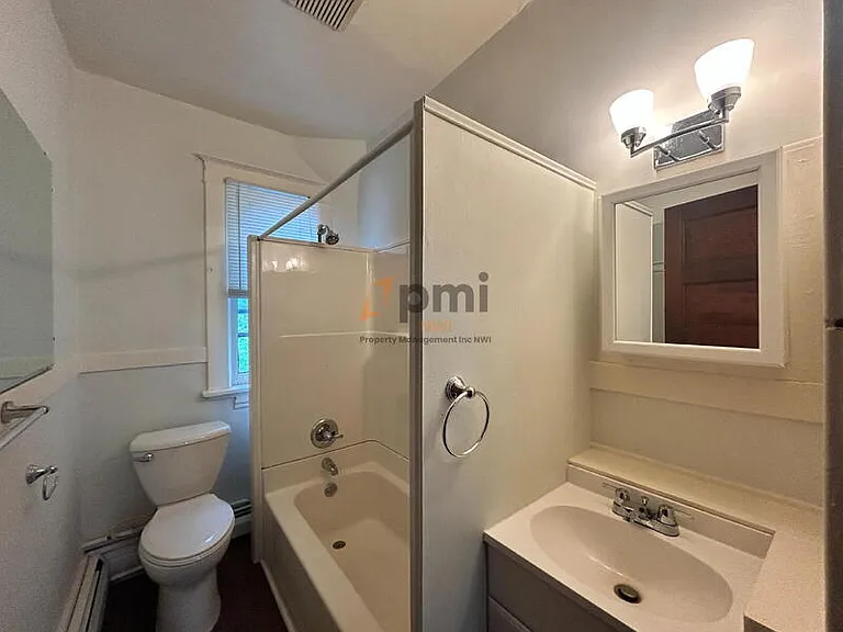 1122 Spring St #D — Photo 11