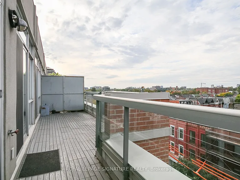 955 Queen St W #Penthouse 08 — Photo 25