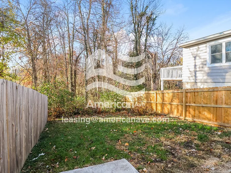 188577_014_wm_-_backyard_13330386.jpg