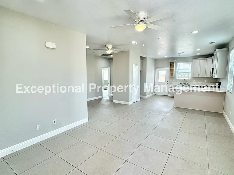 16265 Plum St — Photo 3