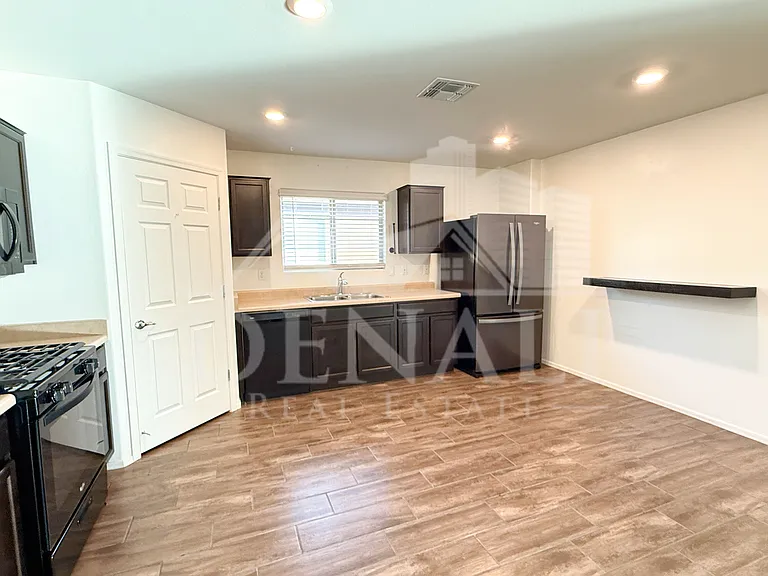 12253 N Sutter Dr — Photo 5