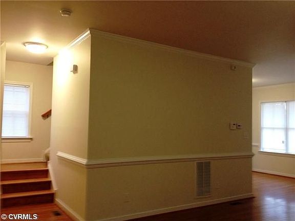 5th image of 224 E 12th St