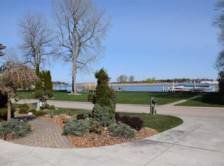 503 Lathrop Ave, Algonac, MI 48001