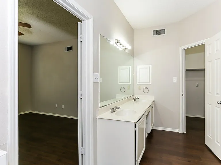 317 Pebblebrook Ln — Photo 13