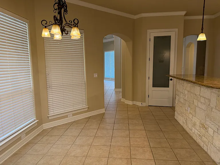 2303 High View Dr — Photo 34