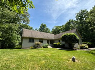 70 Valley Ridge Dr, Higganum, CT 06441