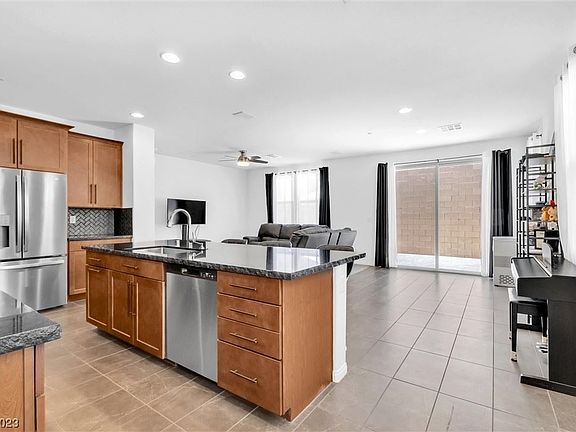 5th image of 767 Cottonwood Hill Pl