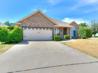12401 Village Ln, Oklahoma City, OK 73170