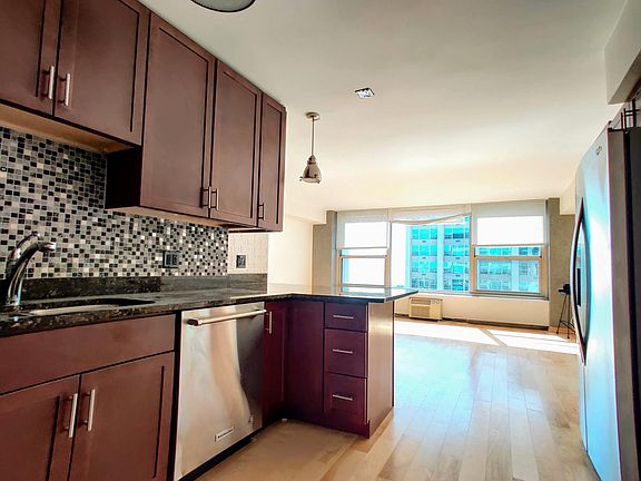 2nd image of 3600 N Lake Shore Dr Unit 2517