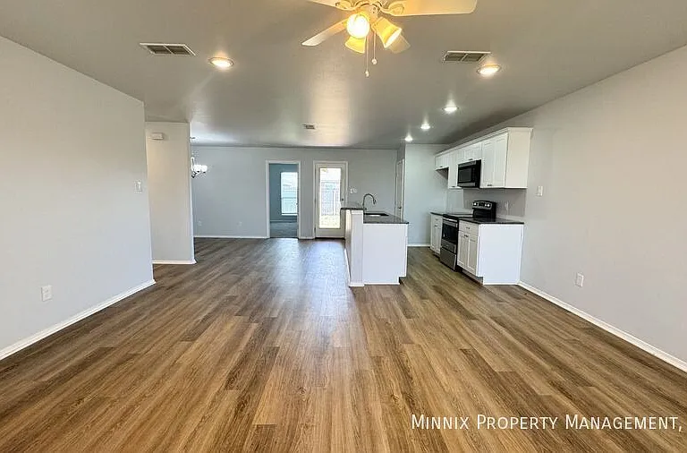 8415 10th Pl — Photo 7