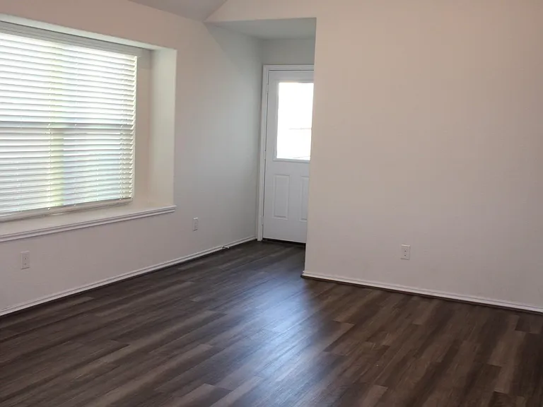 9810 Copper Ranch Trl — Photo 3