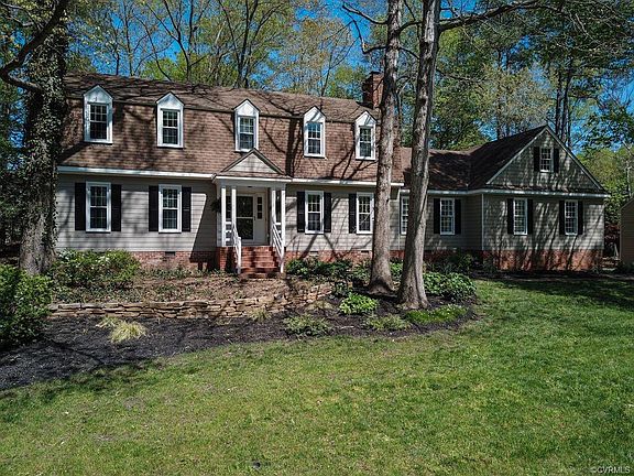 2nd image of 301 Bollingbrook Ct