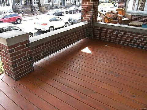 Porch. Elementary sch. 2 blksaway