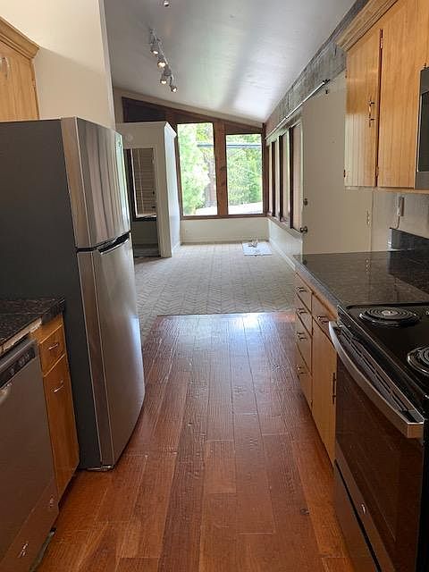 1st image of 605 W Lake Blvd #5