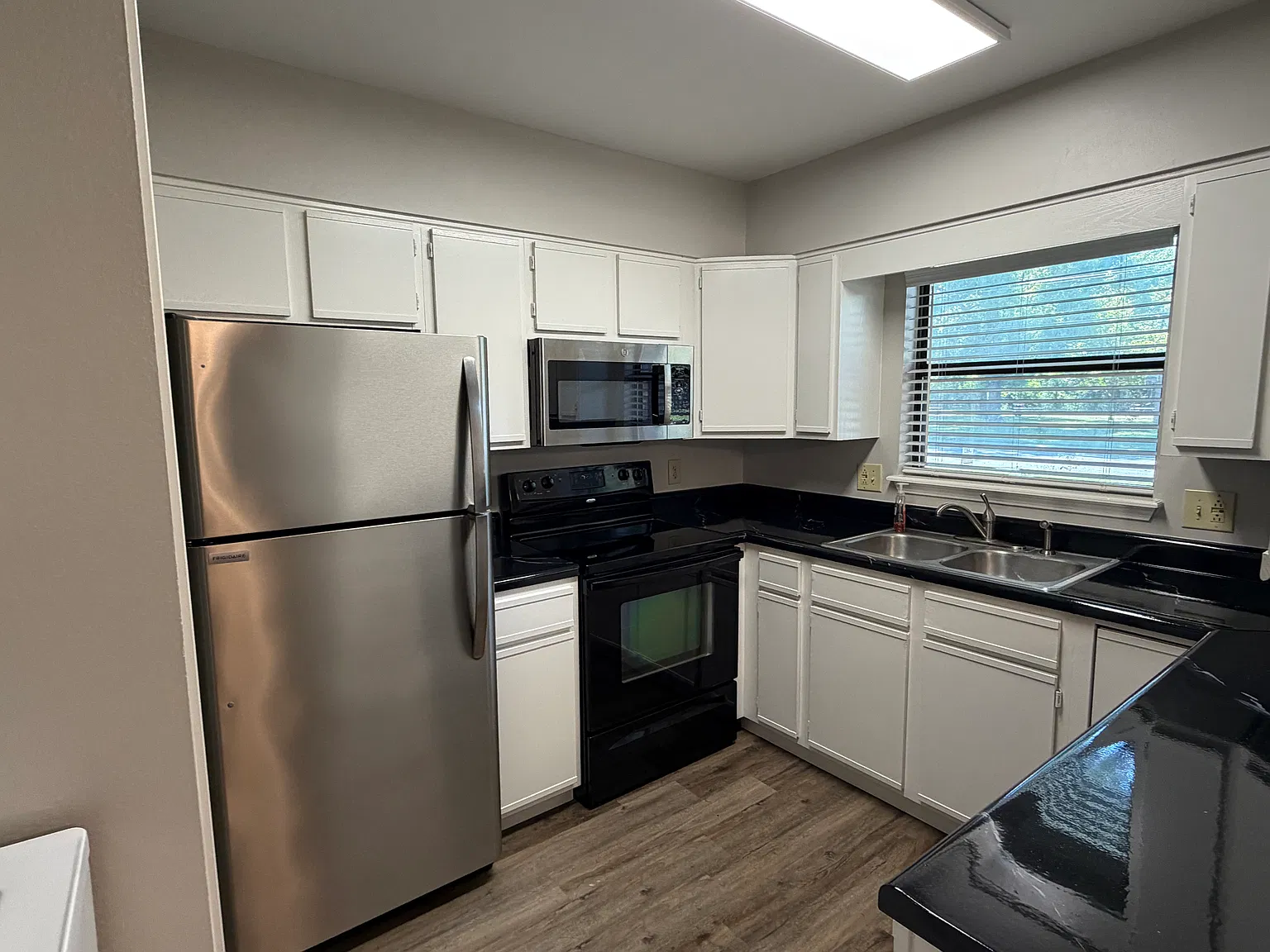 2 bed, 1.5 bath, 1120 sqft, $1,150 — Photo 4