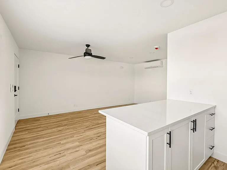 The Crest |NEWLY Renovated Studios, Lofts, 1, 2 & 3 Bedroom Homes Near the Beach — Photo 47