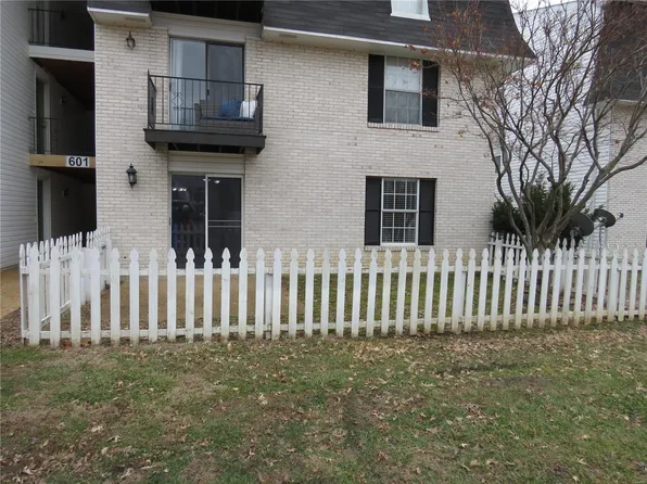 601 Monroe St APT 1, Pacific, MO 63069