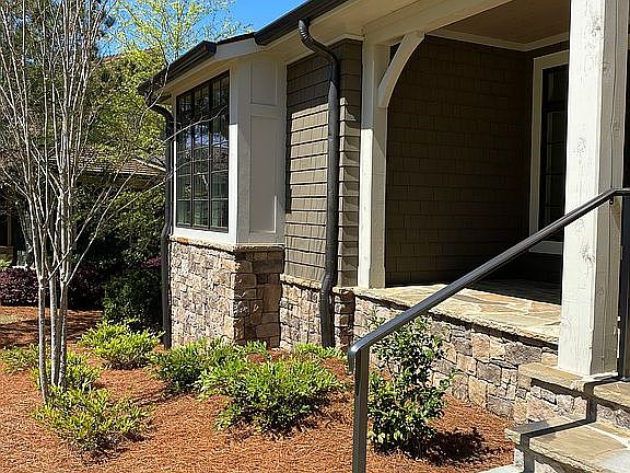 5th image of 1220 Cottage Ln E