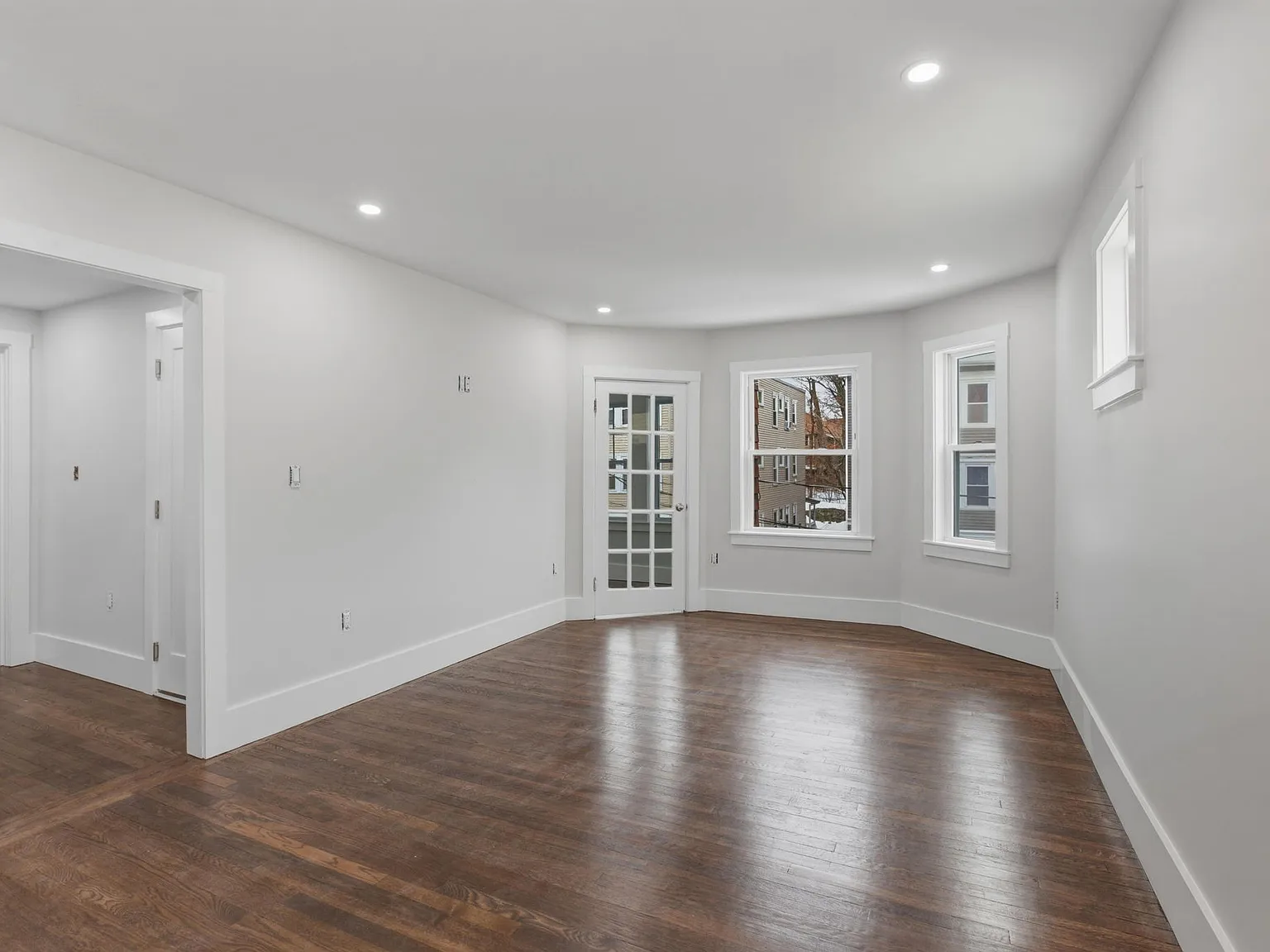 3 bed, 1308 sqft, $3,375 — Photo 2