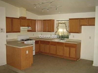 2nd image of 1311 W Bartlett Ave