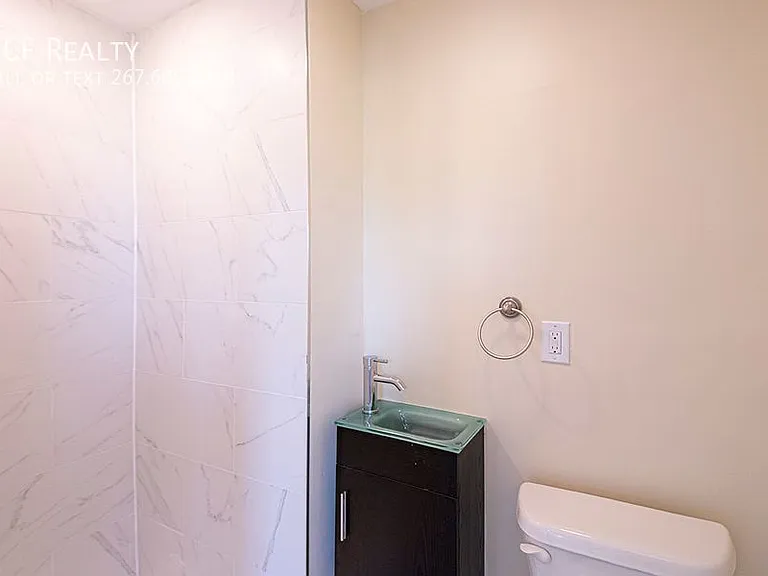 527 S 21st St #3R — Photo 6