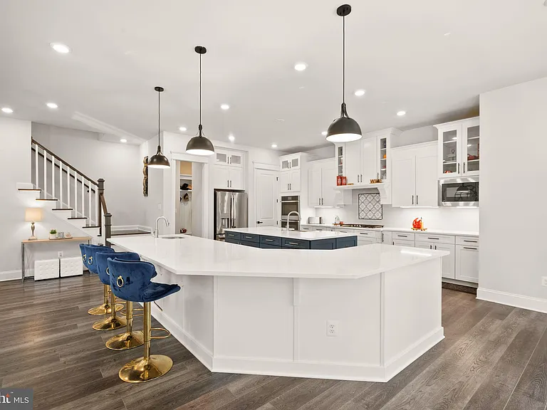 23297 Hastings Ridge Ct — Photo 9