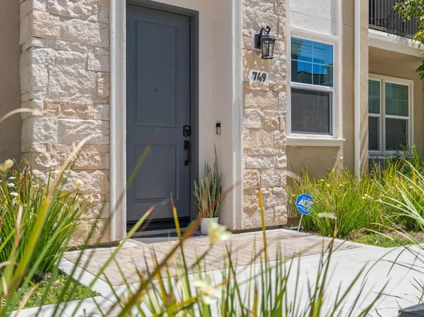 749 Winchester Dr, Oxnard, CA 93036