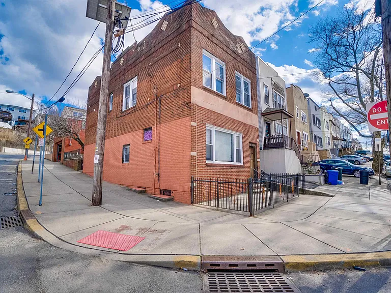 678 Liberty Ave #2 — Photo 7