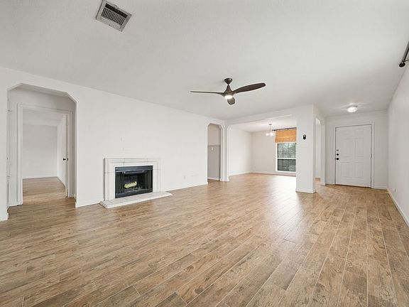5th image of 3939 Wisteria Way