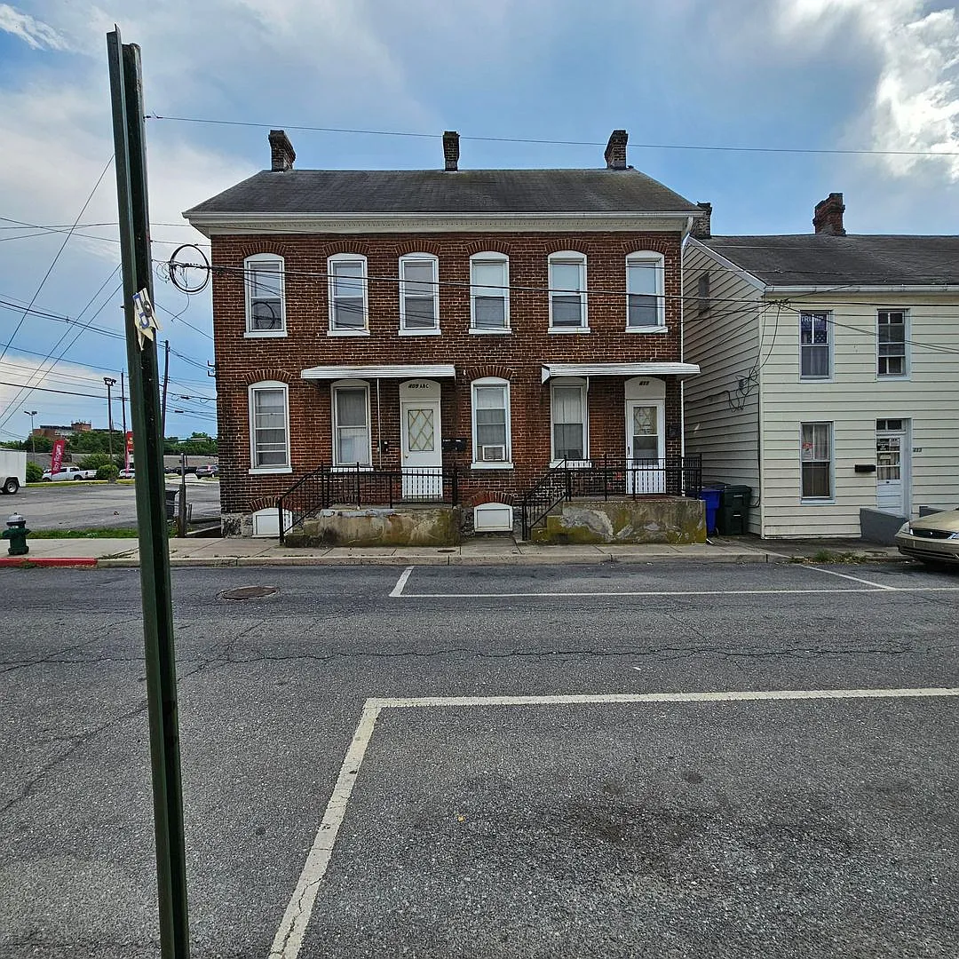 Building Photo - 409 George St #B