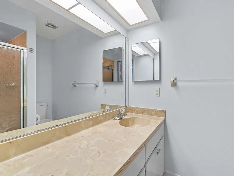 2953 SW 32nd Ave — Photo 25