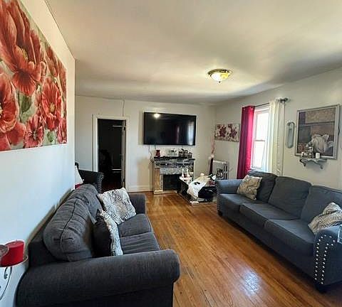 4th image of 2132 Edenwald Avenue
