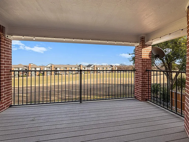 9720 Zembriski Dr — Photo 35