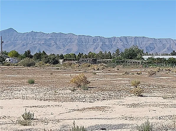 6660 Oakridge Ave, Pahrump, NV 89048
