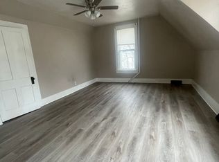 403 W 6th St, Cedar Falls, IA 50613