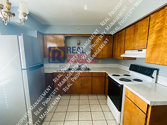 2nd image of 951 Renee Ave