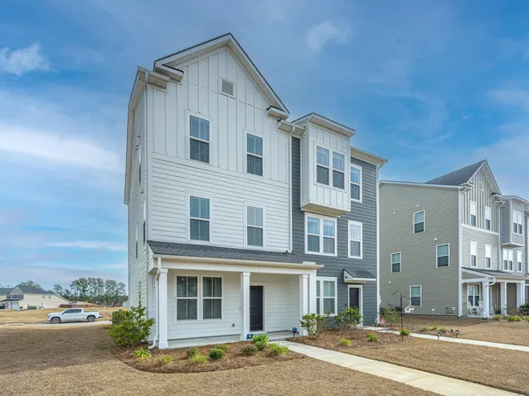 833 Recess Point Dr, Moncks Corner, SC 29461