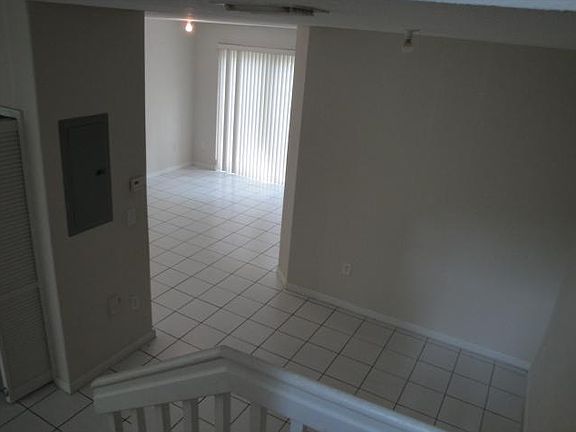 4th image of 2608 SE 14th Ave #299