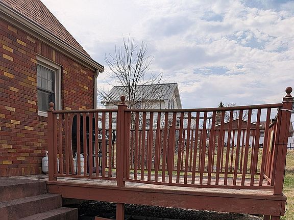 4th image of 2221 Carter Rd
