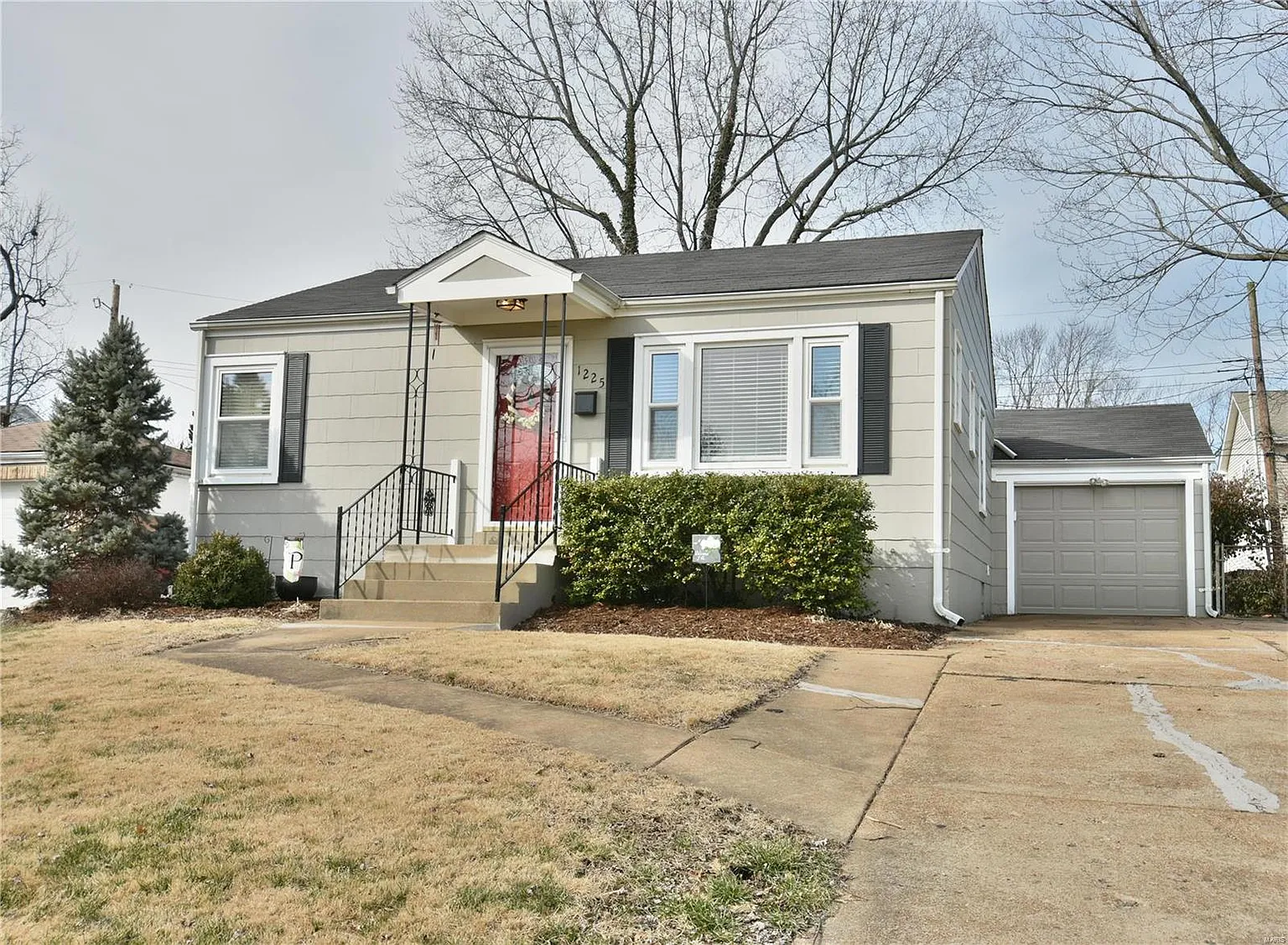 1225 Folger Ave photo 1