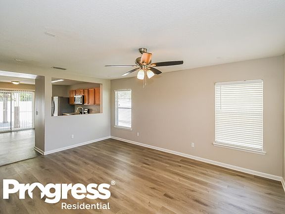5th image of 2087 Brian Lakes Dr N