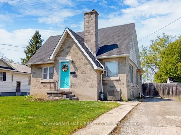24 Schofield Ave, Brockville, ON K6V 4M5