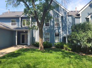 1381 Berry Ridge Rd APT 402, Eagan, MN 55123