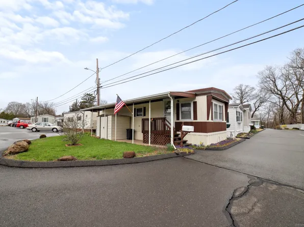 17 Sunny Acres, Wallingford, CT 06492