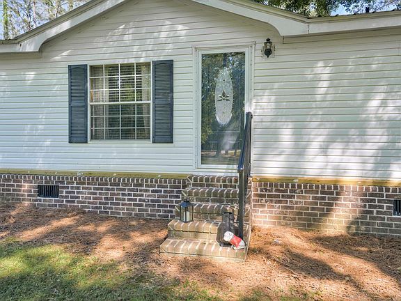 3rd image of 2588 Remsen Road