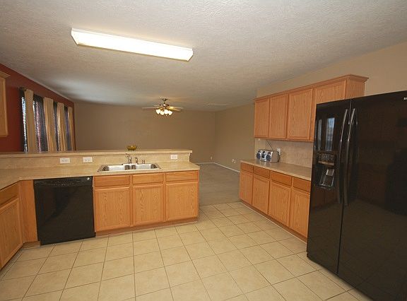 3rd image of 6852 Arbor Hollow Ln