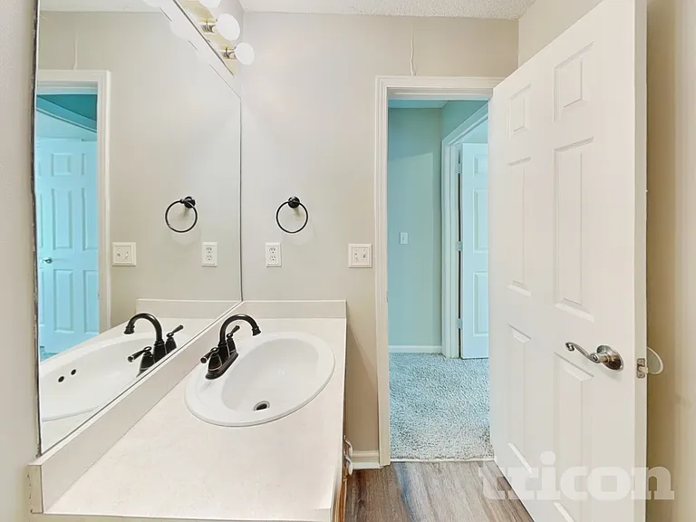 327 Shenandoah Dr — Photo 9
